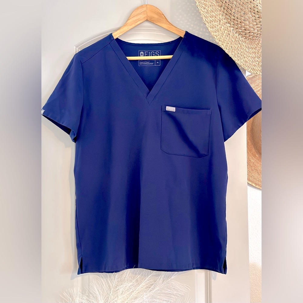 FIGS Catarina one-pocket scrub top, Navy, Medium